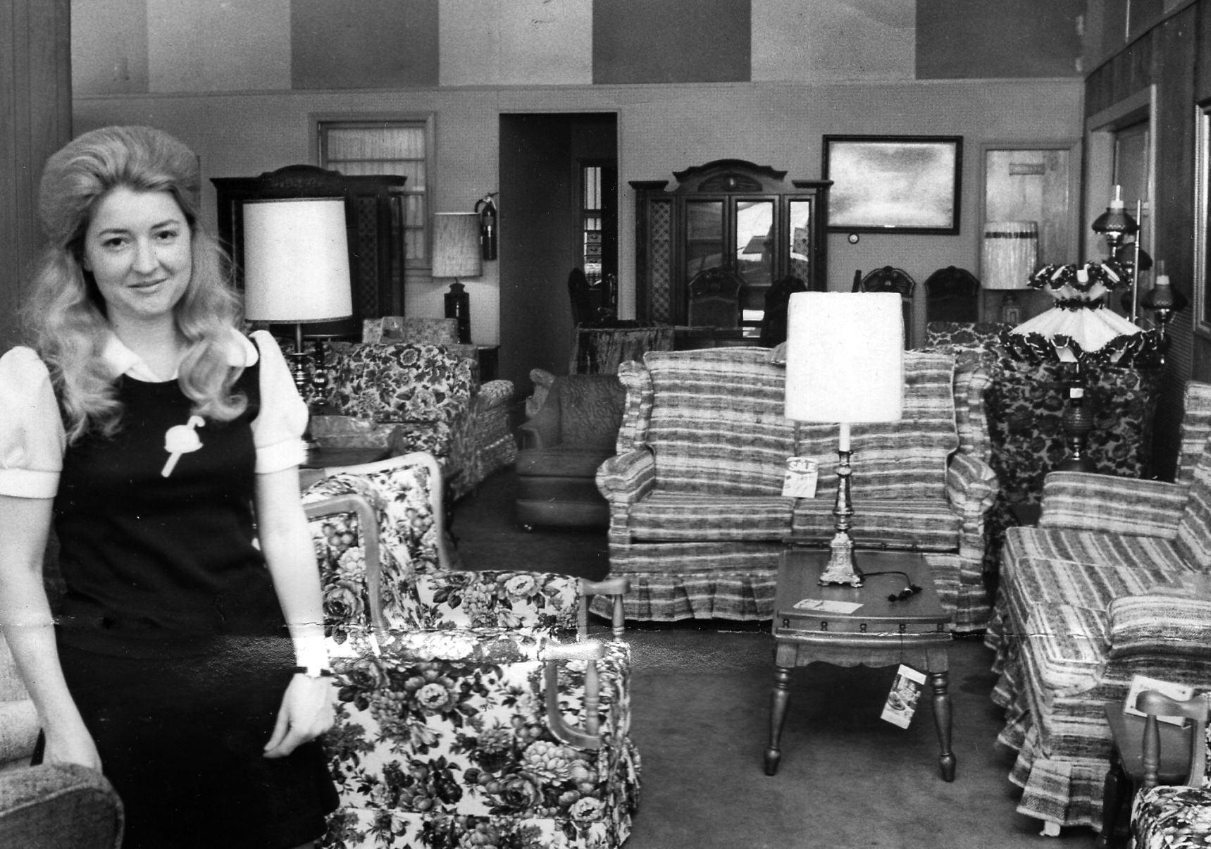 1973-04-25 Furniture World